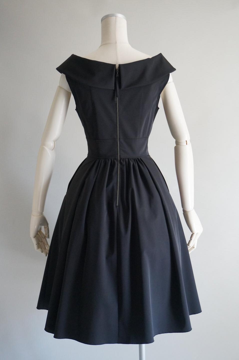 フォクシーNY ロールネックプリンセスドレス / レンタルリトルブラックドレス テン Rental Little Black Dress ten.