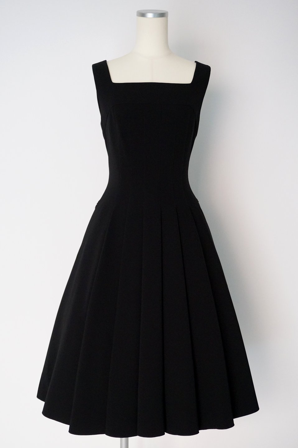 フォクシー フレアードレス スクエアネック 42 / レンタルリトルブラックドレス テン Rental Little Black Dress ten.