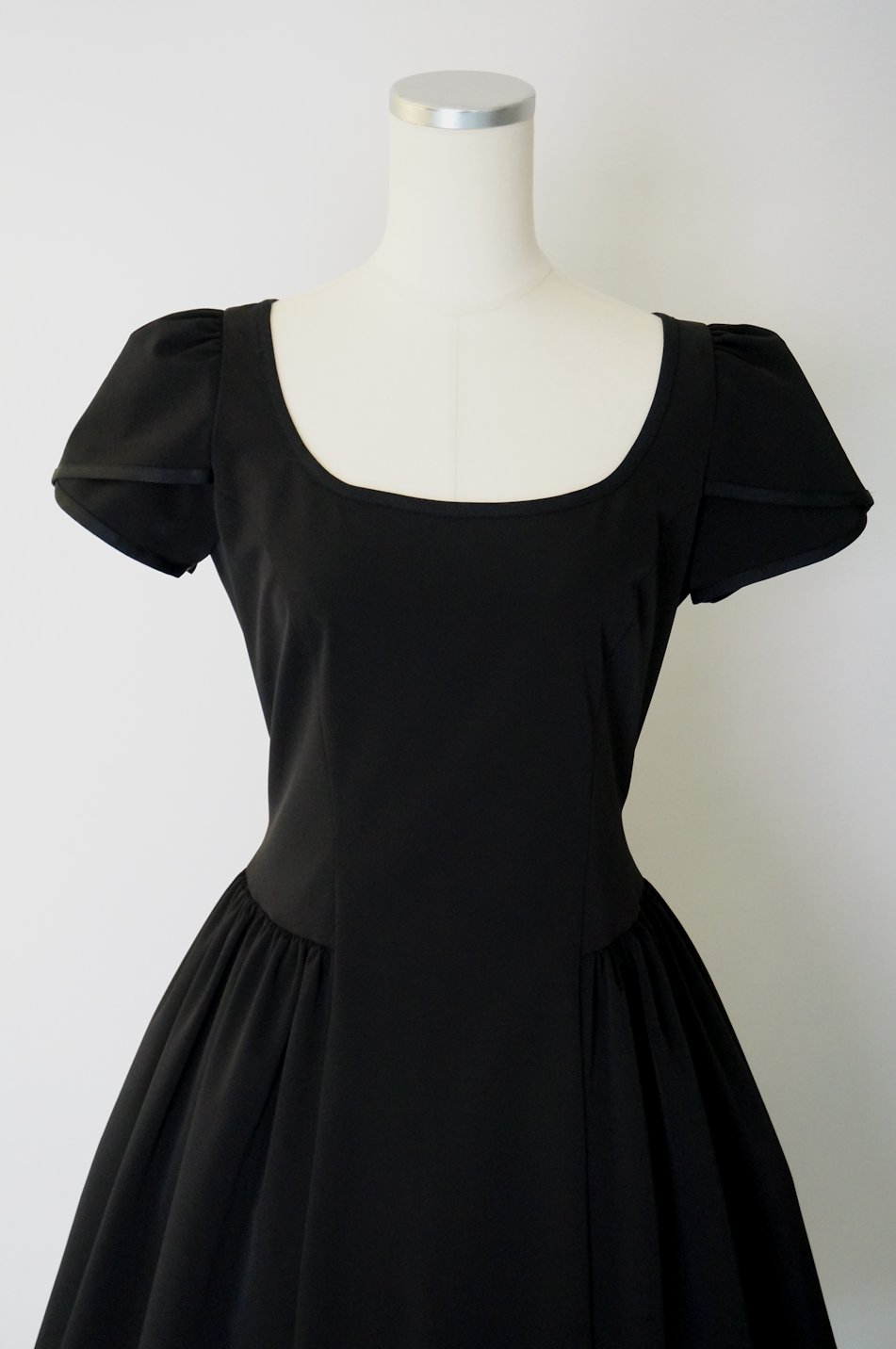 フォクシー 袖付フレアードレス 42 / レンタルリトルブラックドレス テン Rental Little Black Dress ten.