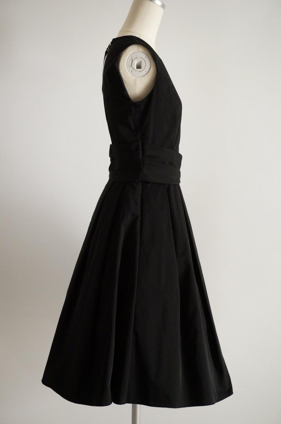 フォクシー サッシュベルトデザインのドレス ブラック38 / レンタルリトルブラックドレス テン Rental Little Black